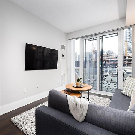 Dwtn Condo Near Cn Tower! W/ Free Parking Toronto Dış mekan fotoğraf