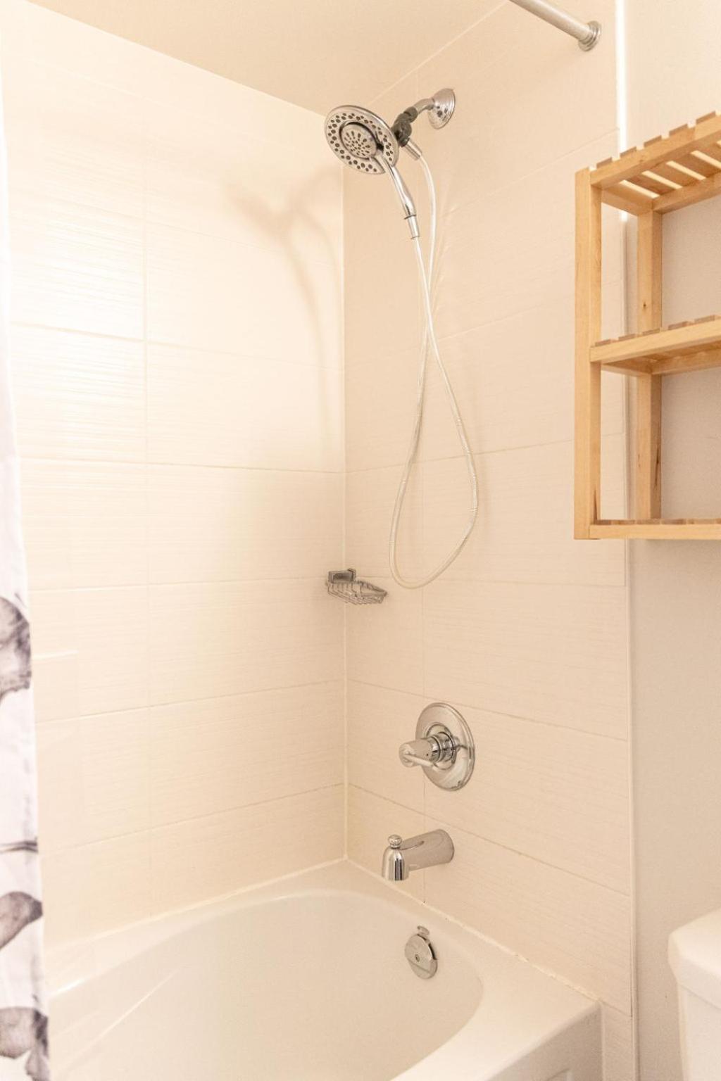 Dwtn Condo Near Cn Tower! W/ Free Parking Toronto Dış mekan fotoğraf